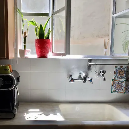 Art Apartment *